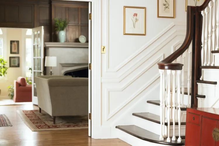 6 Smells Guests Notice When They Enter Your Home