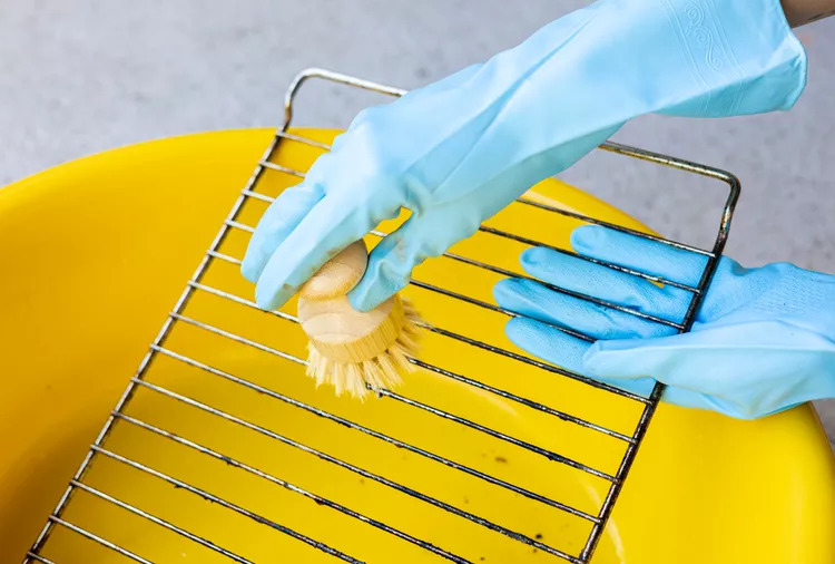 How To Clean Your Oven Racks